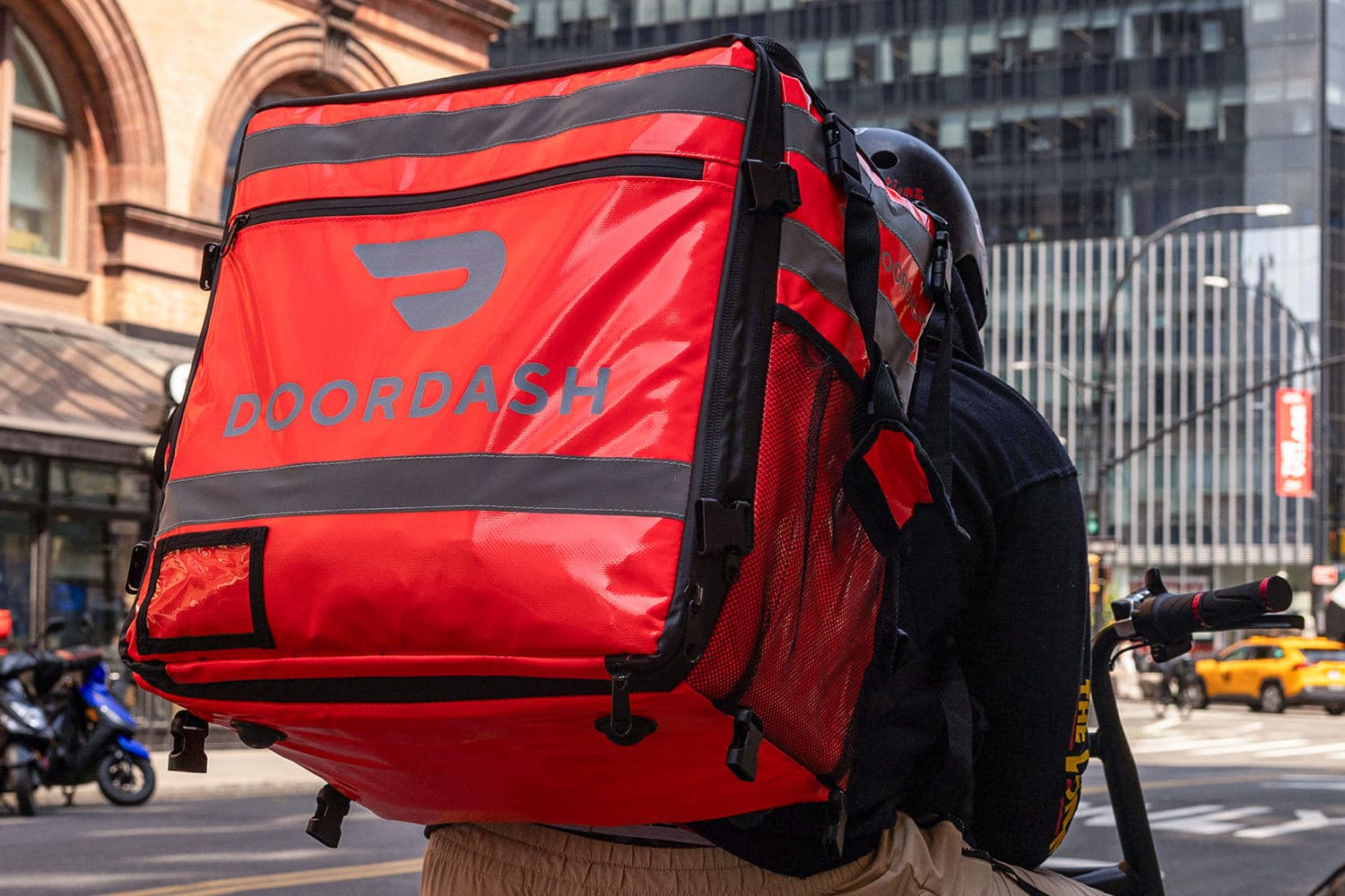 DoorDash Agrees to Acquire Instacart in $17 Billion Deal Consolidating U.S. Delivery Market
