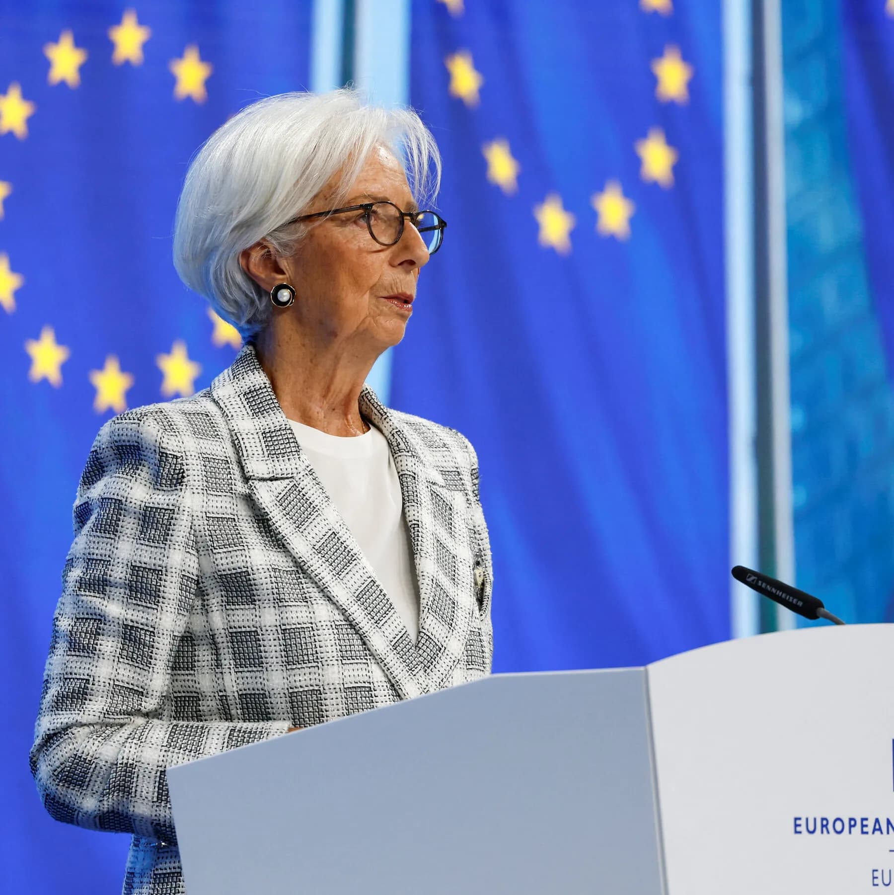 Christine Lagarde Announces Early Resignation from ECB Presidency Effective February 2027