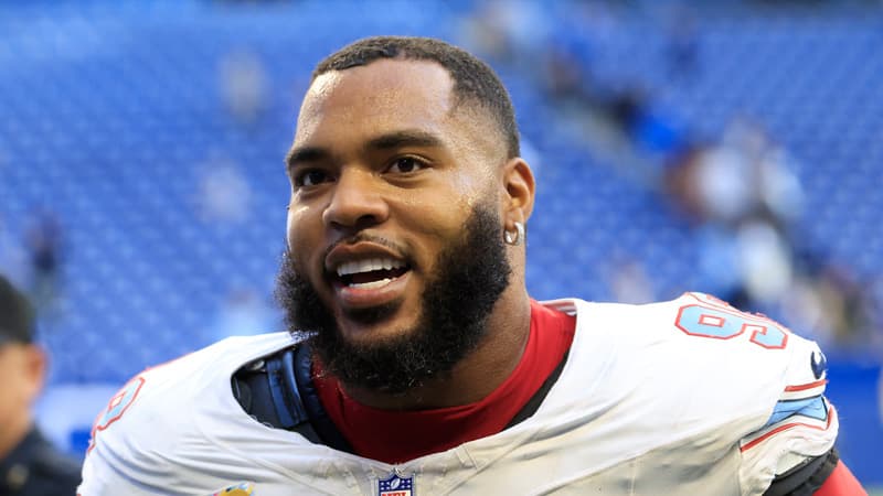 Chicago Bears Acquire Jeffery Simmons from Titans for Two First-Round Picks
