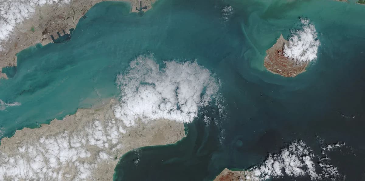 Iran Closes Strait of Hormuz Again Amid U.S. Naval Blockade