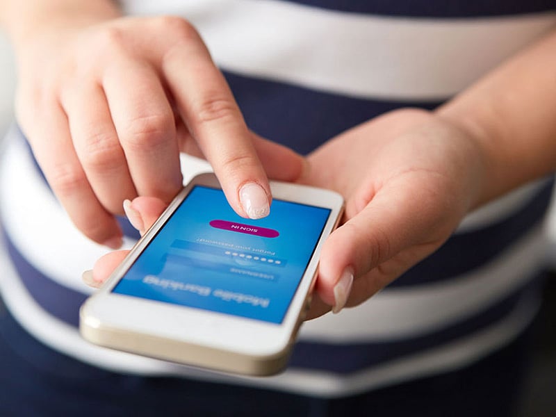UAE launches digital bank account service for tourists