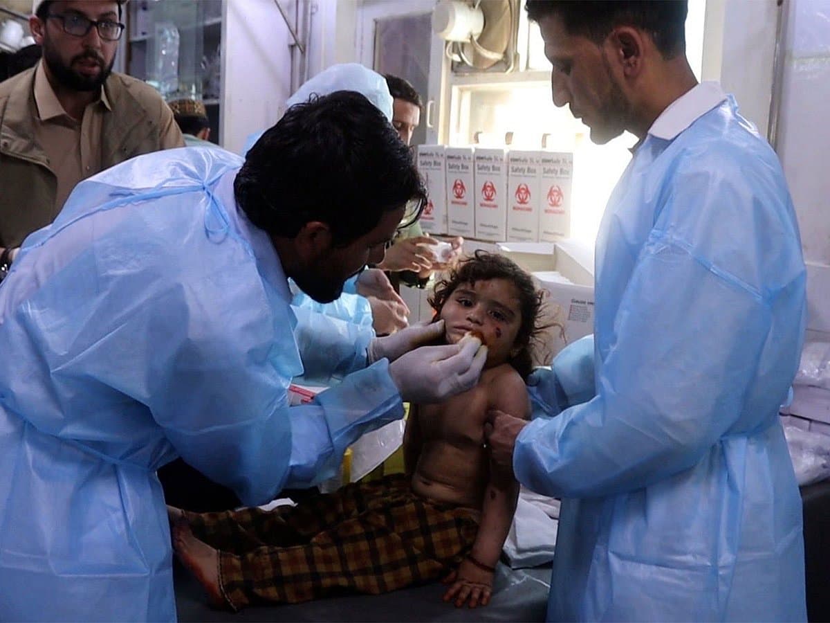 Pakistan Conducts Air Strikes in Afghanistan's Kunar Province Amid Peace Talks