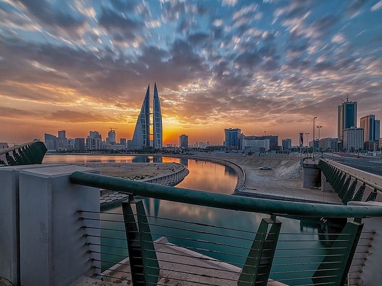 Bahrain activates missile warning sirens amid Iranian threats and regional interceptions