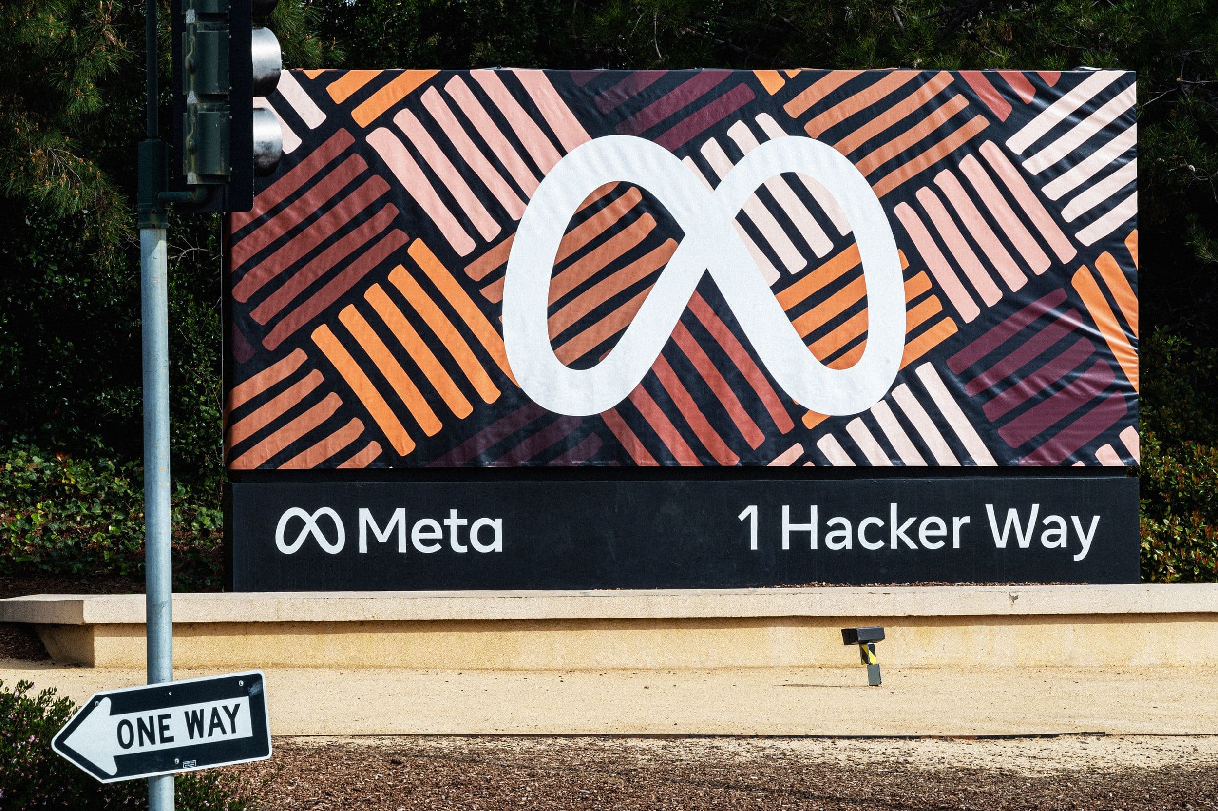 Covalen Announces Potential Layoffs for Over 700 Meta AI Workers in Dublin