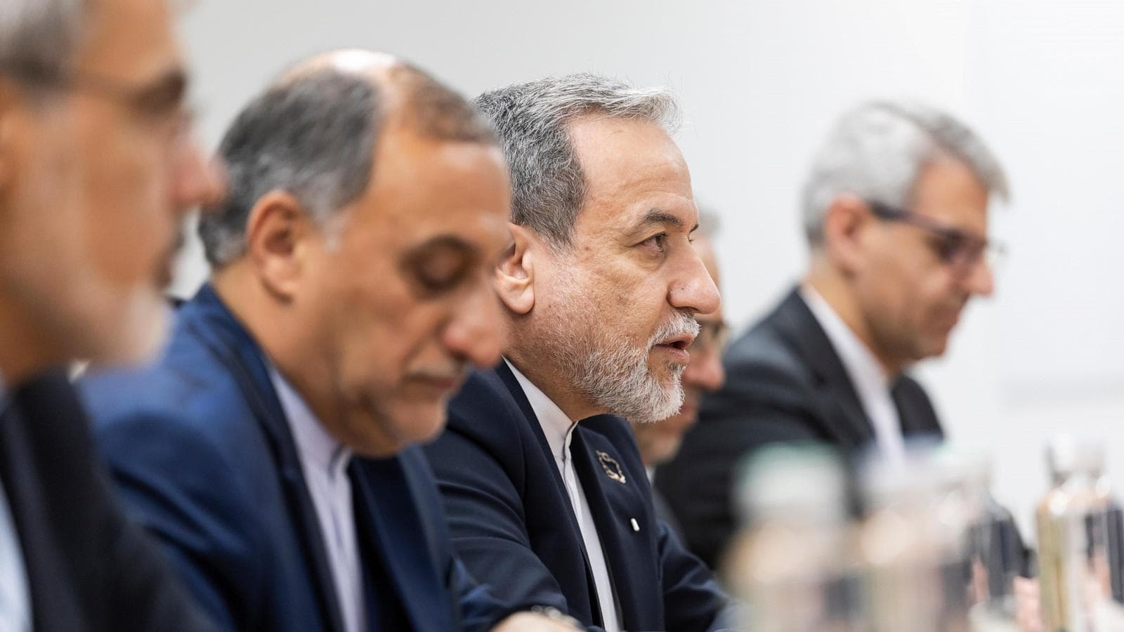 Iranian Foreign Minister Engages Pakistan for Ceasefire Talks Amid US Policy Adjustments