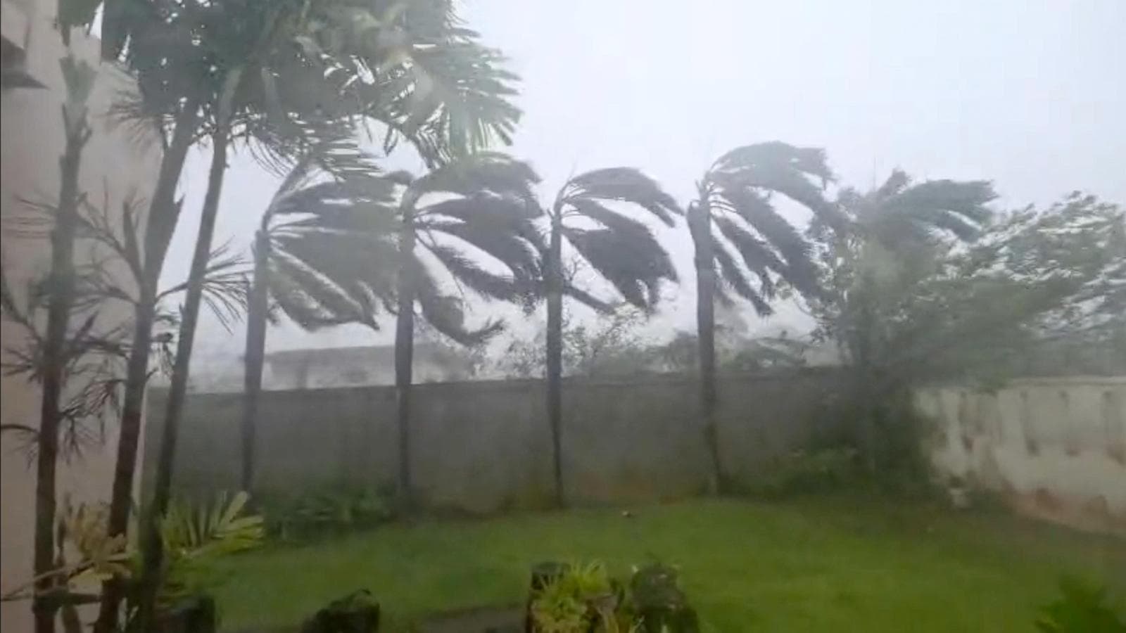 Super Typhoon Sinlaku Hits U.S. Northern Mariana Islands with Category 4 Winds