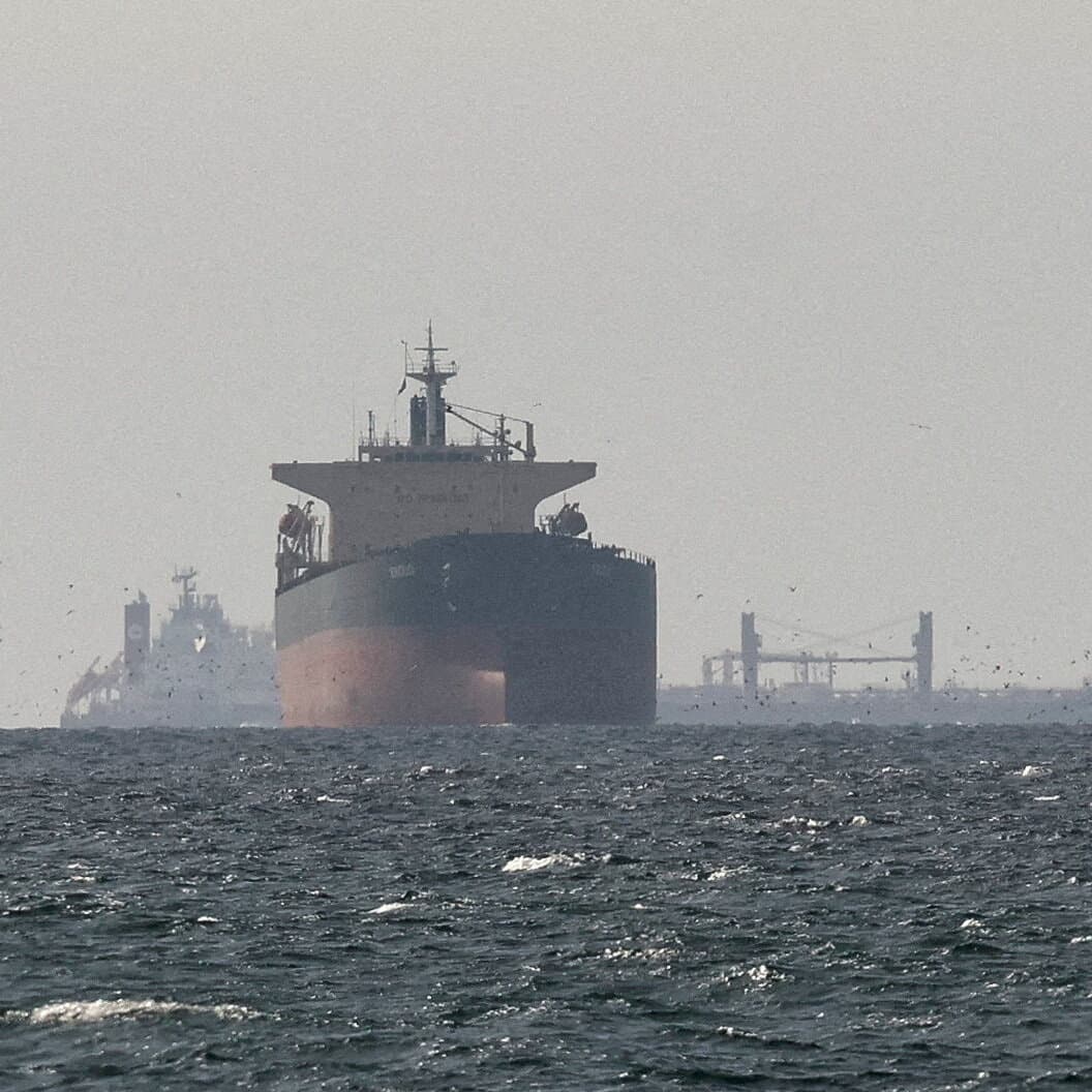 Ship Traffic in Strait of Hormuz Remains Minimal Despite US-Iran Ceasefire