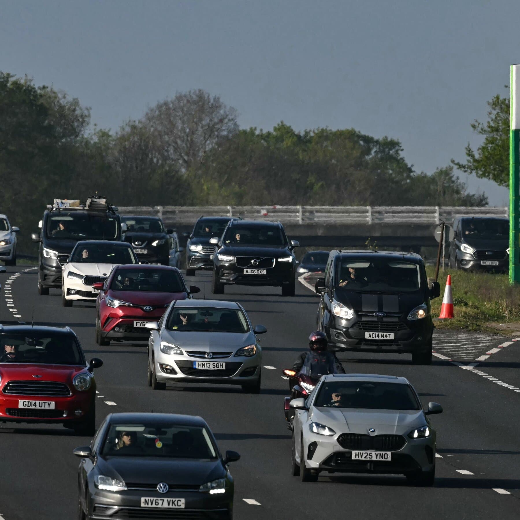 Oil Prices Exceed $100 Amid US-Iran Naval Tensions