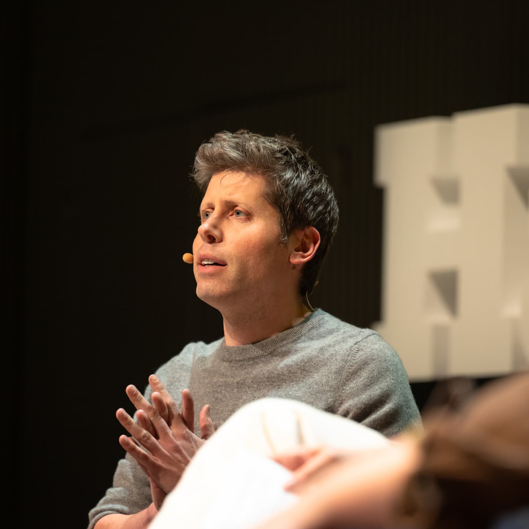 Sam Altman apologizes for failing to report mass shooting suspect amid rising violence against AI companies