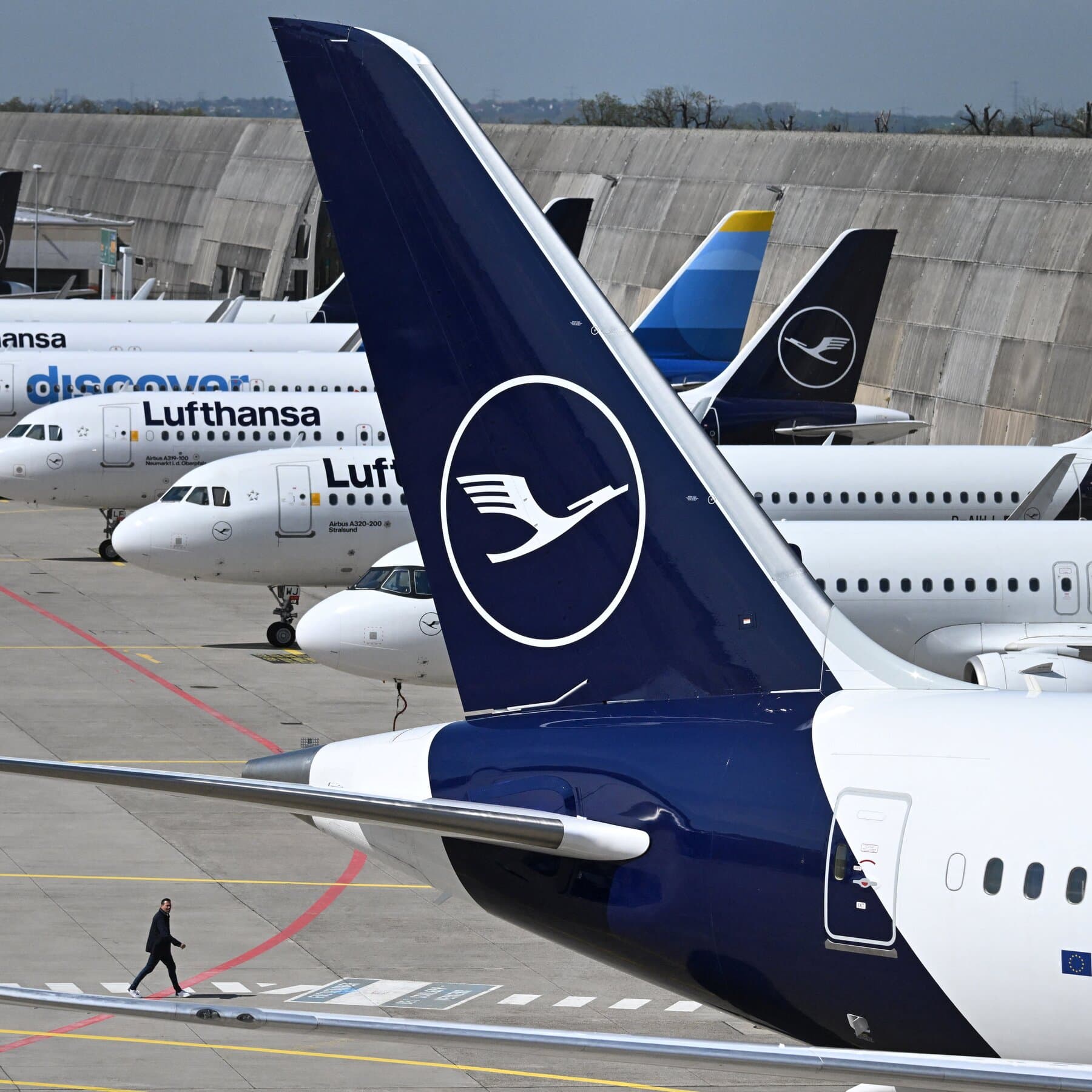 Jet Fuel Shortage Crisis Disrupts Global Air Travel Amid Ongoing Iran War