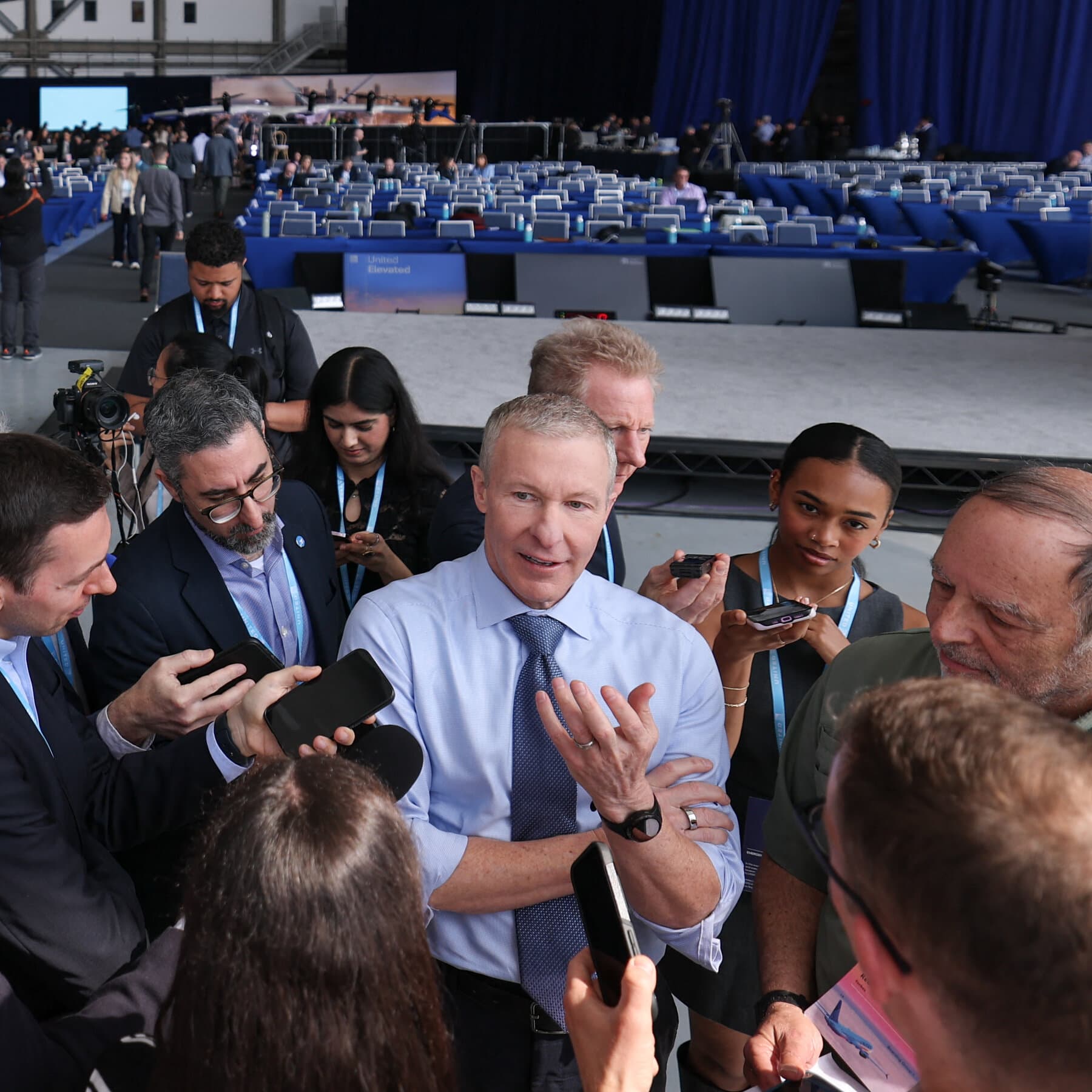 United Airlines abandons merger talks with American Airlines