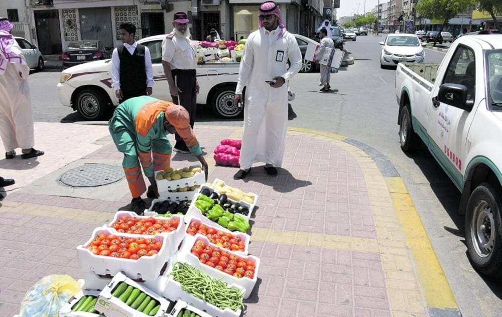 Saudi Arabia redefines street commerce with new 'mobile merchants' regulations